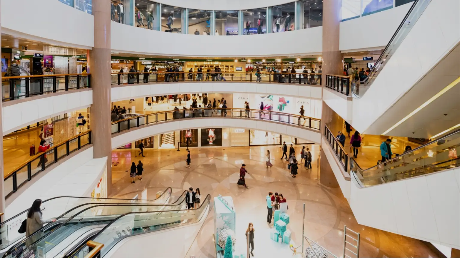 crowded mall