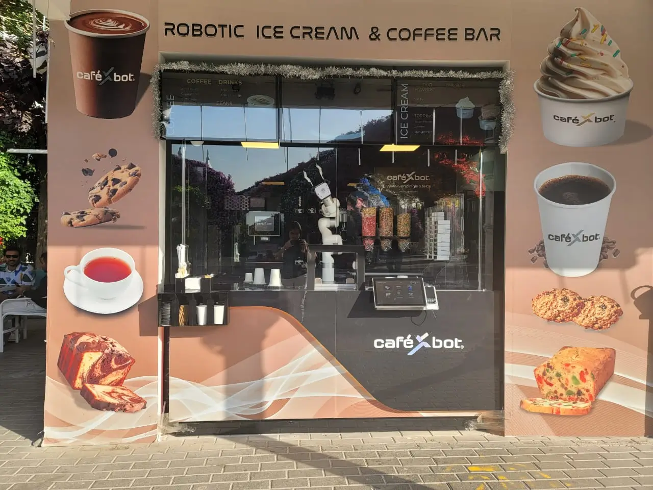 Miracle Garden CafeXbot 2